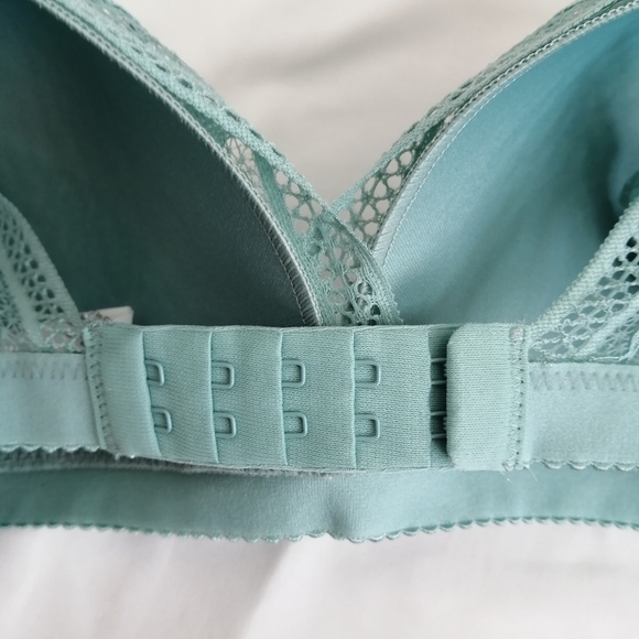Knix Lace Deep V Bralette in Sage Plus Size XXL (Fits 40 A-DD) - Picture 14 of 16